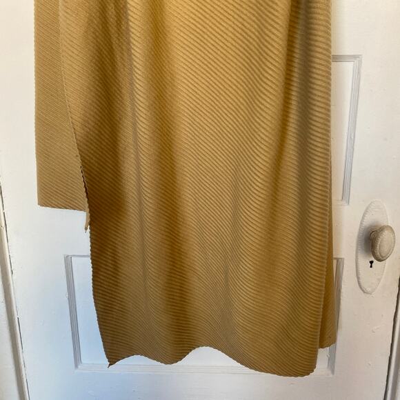 Anne Klein Camel Tan Large Scarf Blanket Polyester Super Soft Textured - Picture 3 of 4